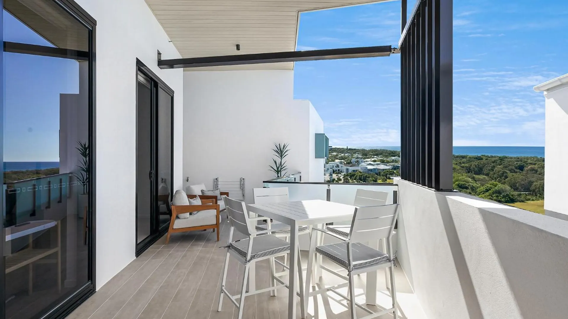 Zinc Bokarina Beach Apartment Kawana Waters