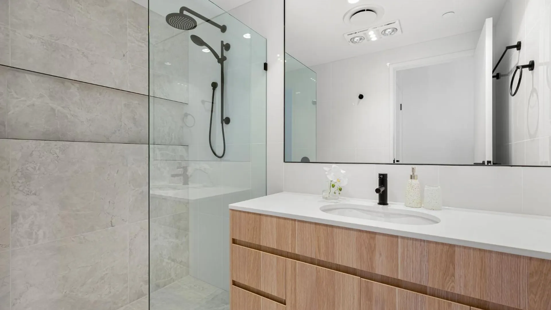 Zinc Bokarina Beach Apartment Kawana Waters