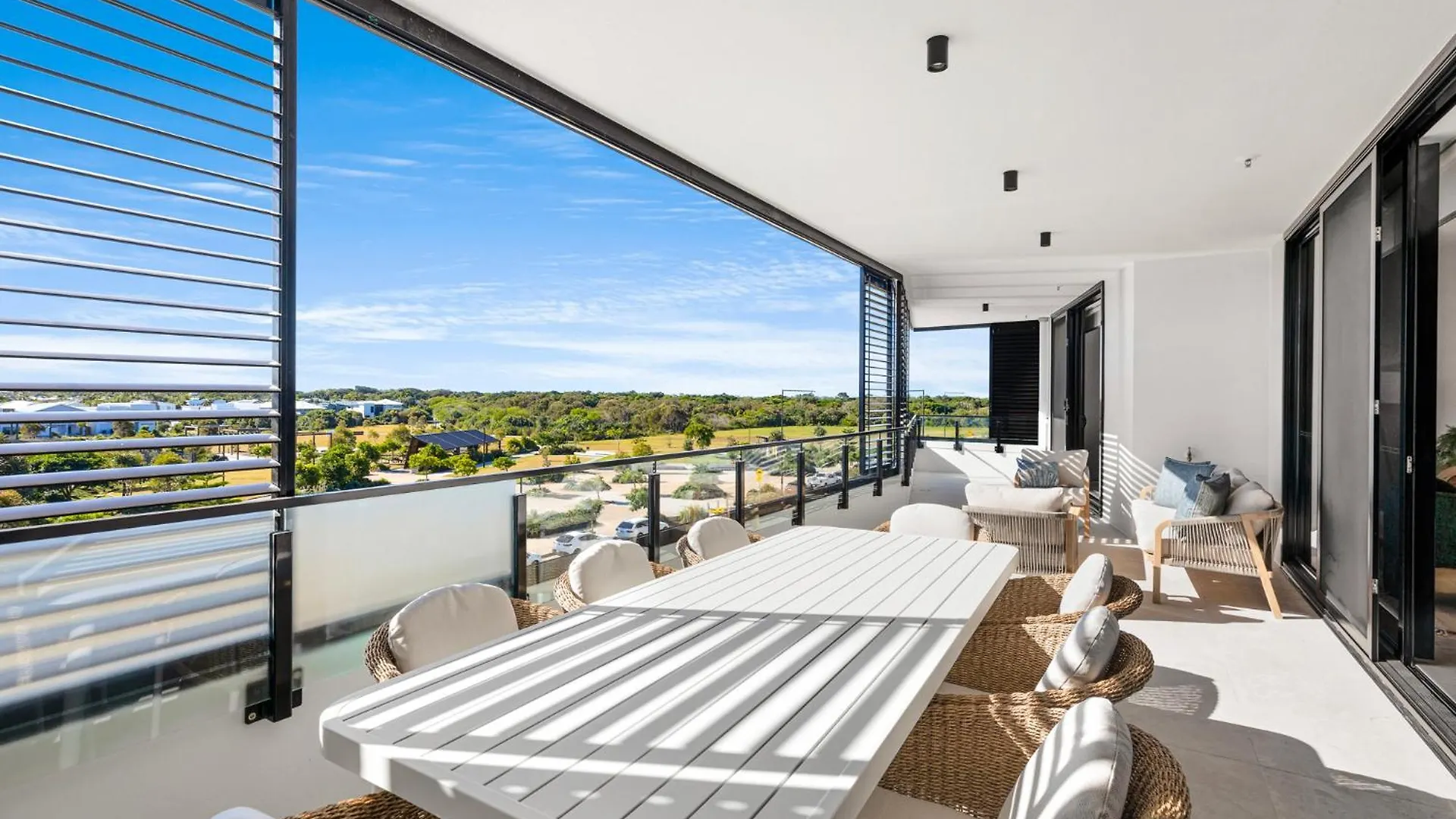 Zinc Bokarina Beach Apartment Kawana Waters