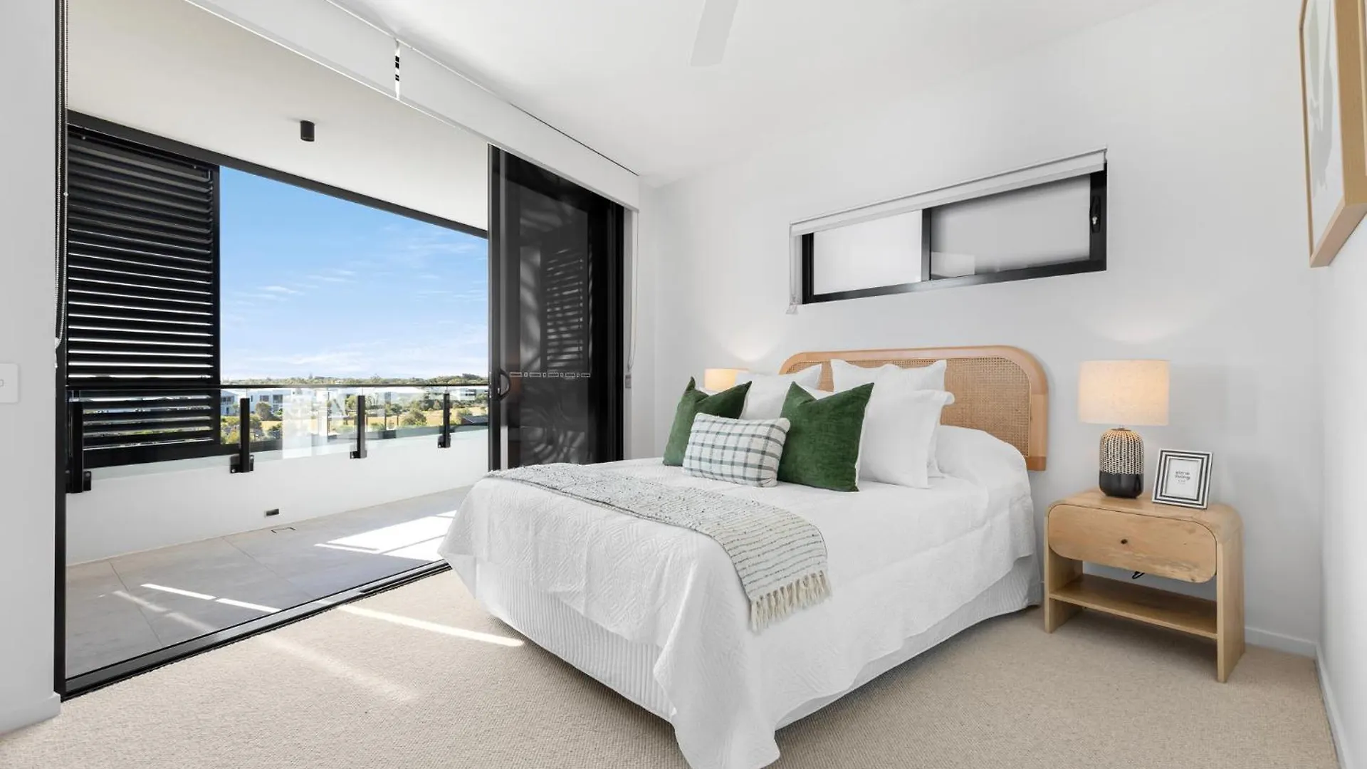 Zinc Bokarina Beach Apartment Kawana Waters