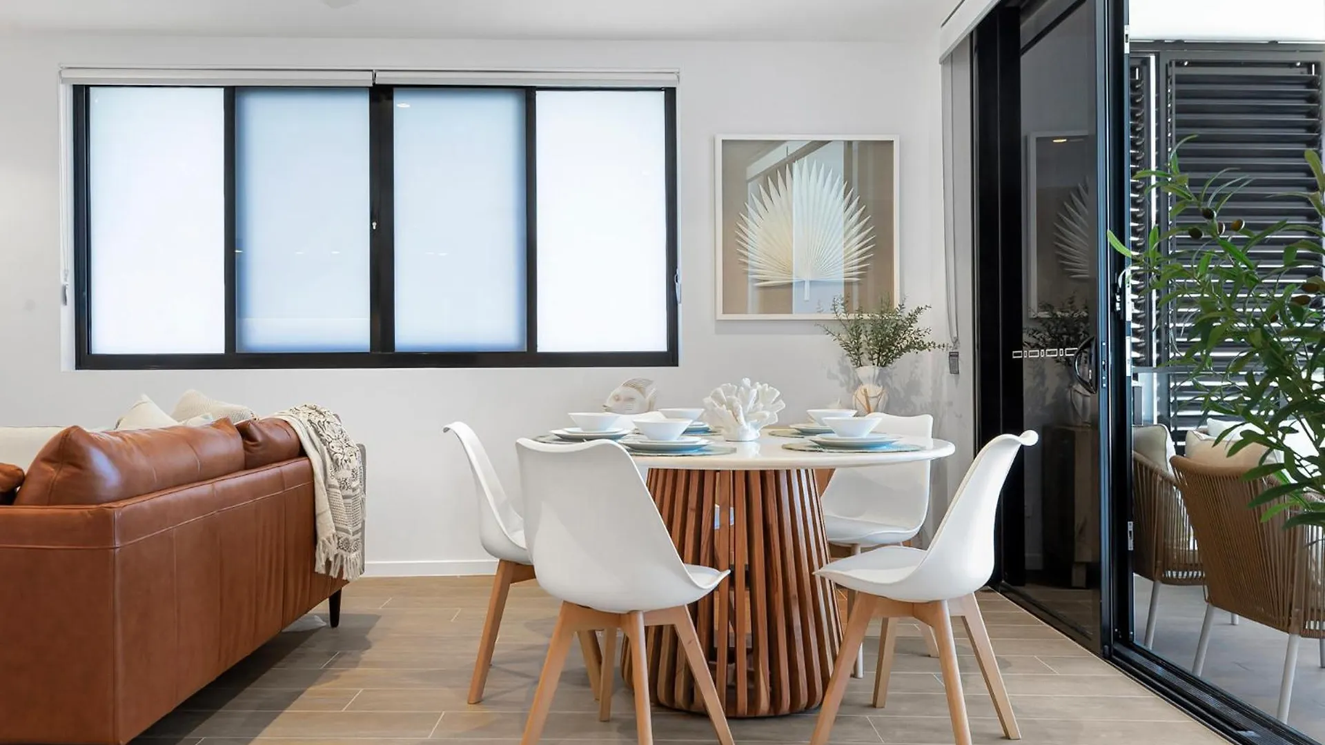 Zinc Bokarina Beach Apartment Kawana Waters Australia