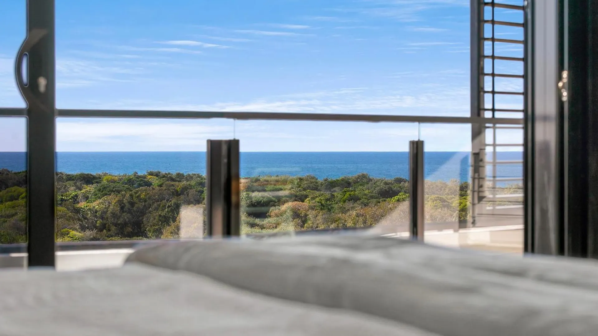 Zinc Bokarina Beach Apartment Kawana Waters Australia