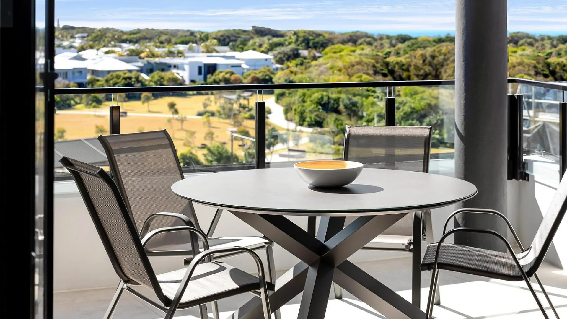 Zinc Bokarina Beach Apartment Kawana Waters