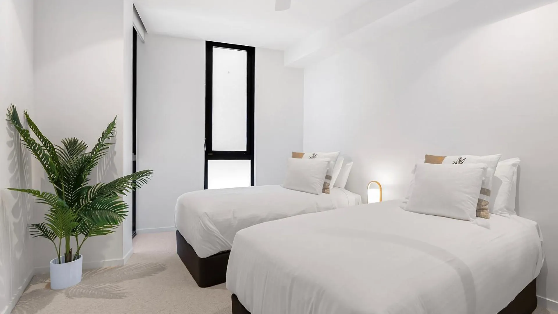 Zinc Bokarina Beach Apartment Kawana Waters Australia