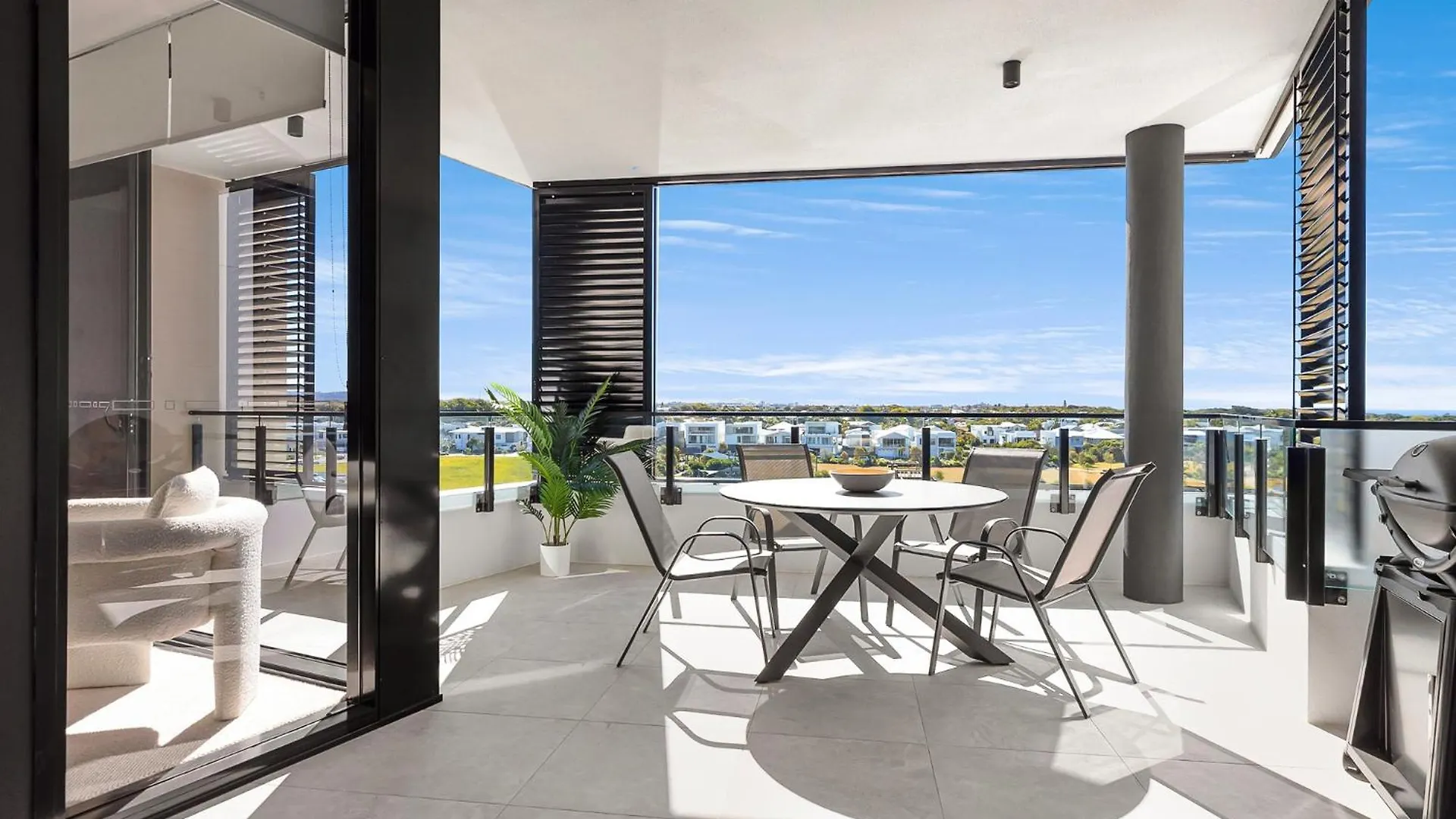 Zinc Bokarina Beach Apartment Kawana Waters 0*,  Australia