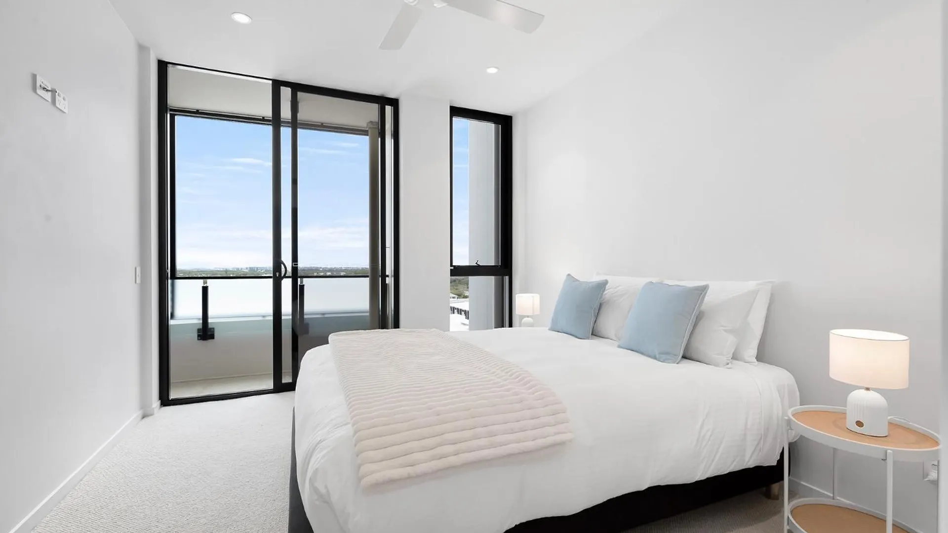 Zinc Bokarina Beach Apartment Kawana Waters