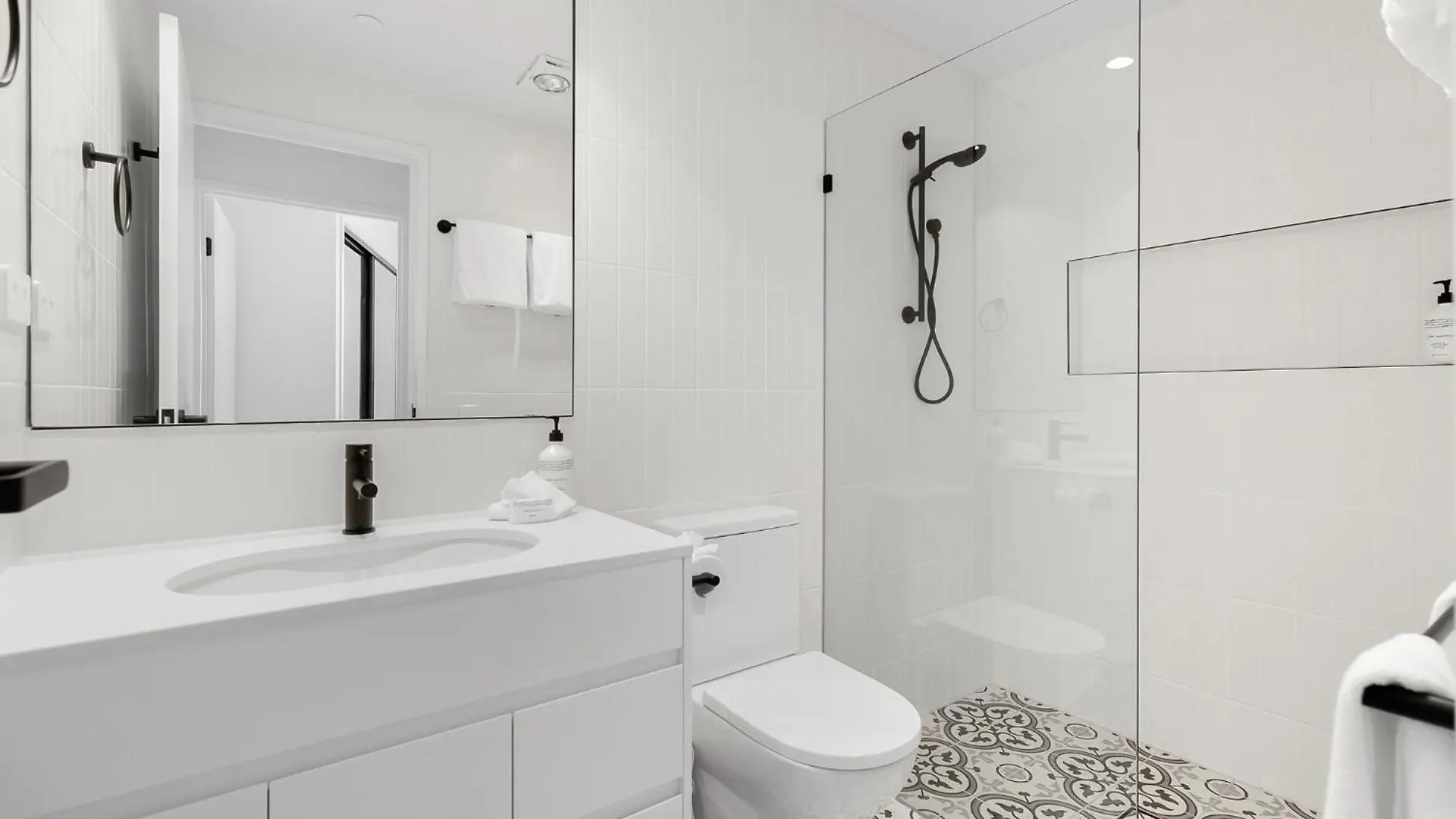 Zinc Bokarina Beach Apartment Kawana Waters