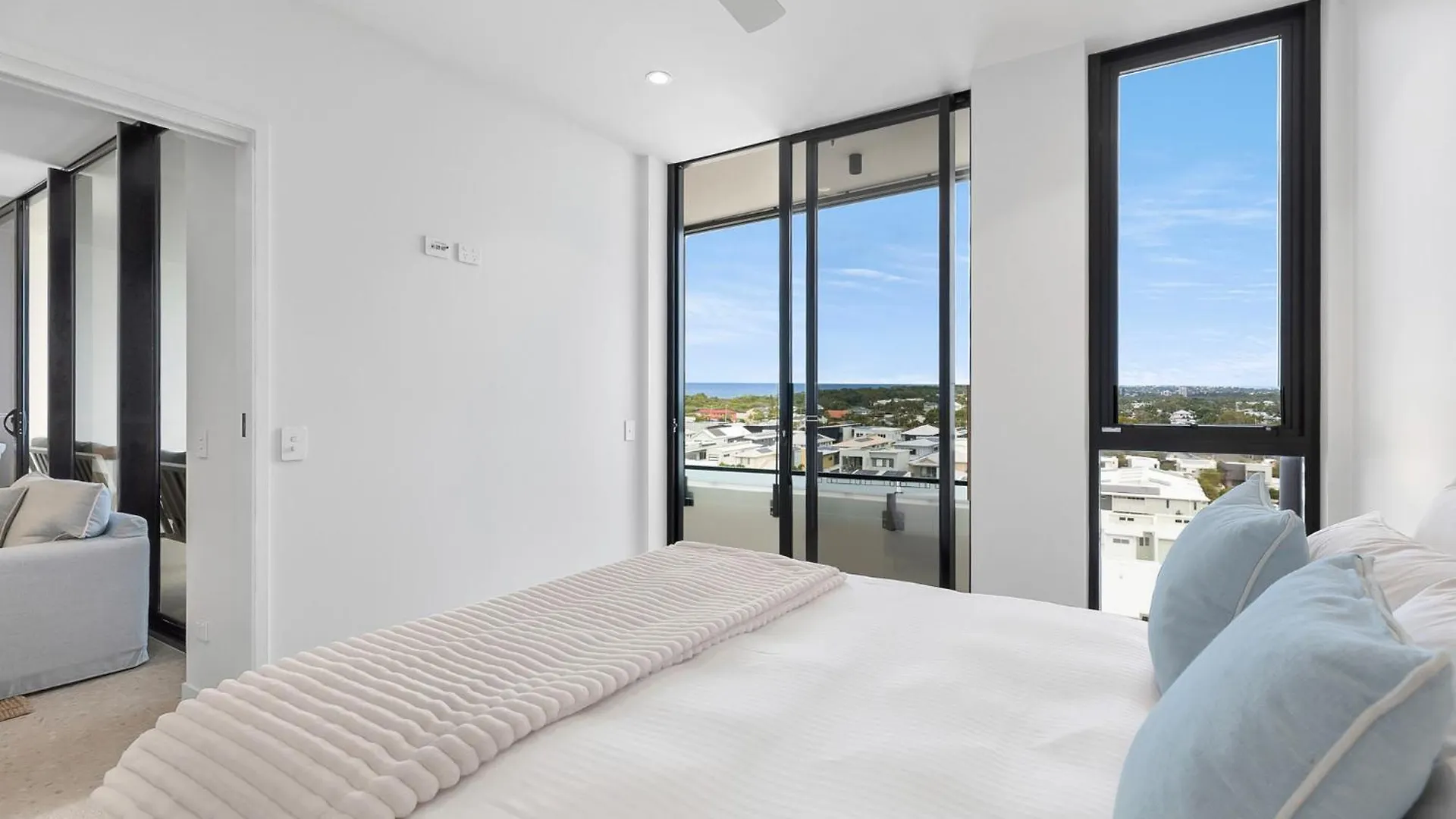 Zinc Bokarina Beach Apartment Kawana Waters