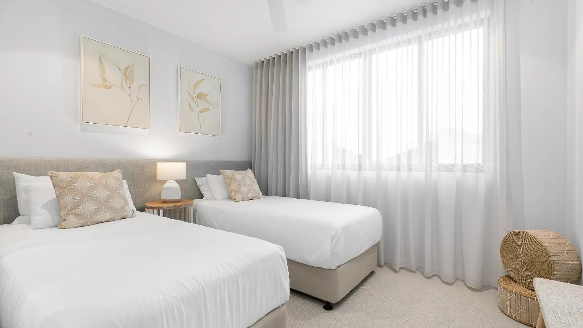 Zinc Bokarina Beach Apartment Kawana Waters Australia