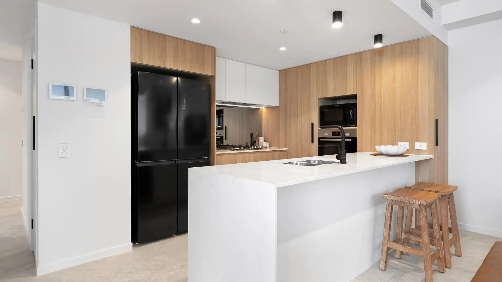 Zinc Bokarina Beach Apartment Kawana Waters Australia
