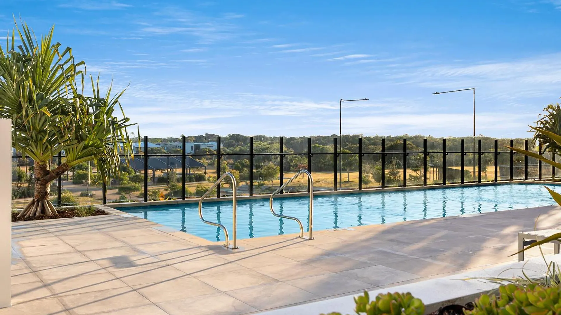 Zinc Bokarina Beach Apartment Kawana Waters Australia